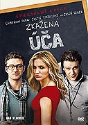 Elizabeth Halseyová (Cameron Diaz) je učitelka, která by z chování dostala přinejmenším dvojku. Je sprostá, zlá a chová se naprosto nevhodně. Pije, bere drogy a nemůže se dočkat, až si […]