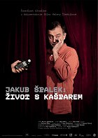 V roce 1989 jedenadvacetiletý iniciátor studentských protestů, dnes čtyřicátník, který má za sebou životní zvraty, výhry i zklamání. Jakuba Špalka pohání vpřed a zároveň pohlcuje posedlost divadlem. Jeho dům za Prahou […]