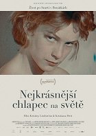 V roce 1970 procestoval filmař Luchino Visconti Evropu hledaje dokonalého chlapce, který by zosobnil absolutní krásu v jeho filmové adaptaci románu Thomase Manna Smrt v Benátkách. Ve Stockholmu objevil Björna […]